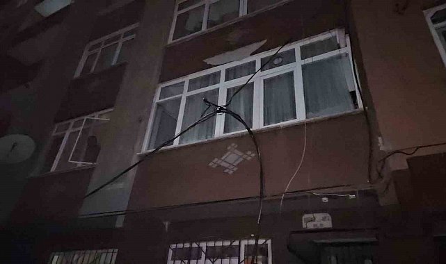 Şişli'de elektrik direğindeki patlama motorlara sıçradı