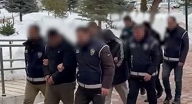 Sivas'ta 111 düzensiz göçmen yakalandı, 19 göçmen kaçakçısı hakkında işlem yapıldı