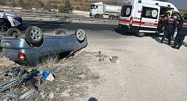 Sivrihisar'da otomobil takla attı: 2 yaralı