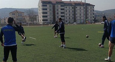 Söğütsporlu futbolcular son antrenman sonrası bayram iznine çıktı