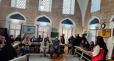 Sokollu Camii Kur'an Kursu kursiyerlerine AEP eğitimi