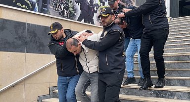 Sultangazi'de kan donduran cinayet: Eşiyle ilişkisi olduğunu düşündüğü adamı öldürdü