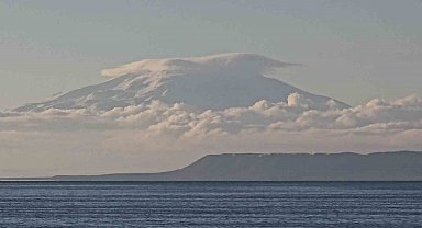 Süphan Dağı zirvesindeki bulut denizi mest etti