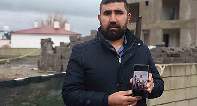 Suyla dolarak 2 kardeşe mezar olan havuz temelinin 8 aydır açık olduğunu söyleyen baba, evlatlarının acısıyla yaşıyor