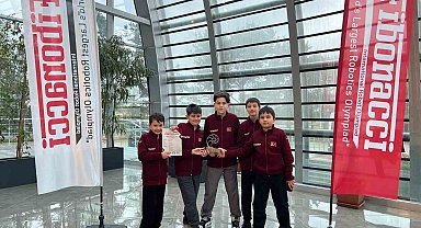 TACEV öğrencileri, robotik olimpiyatlarında Türkiye ikincisi oldu