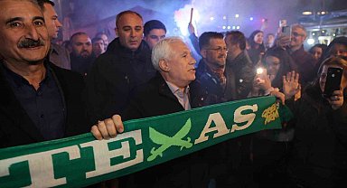 Tahanlı Pide ve çaylar başkan Bozbey'den