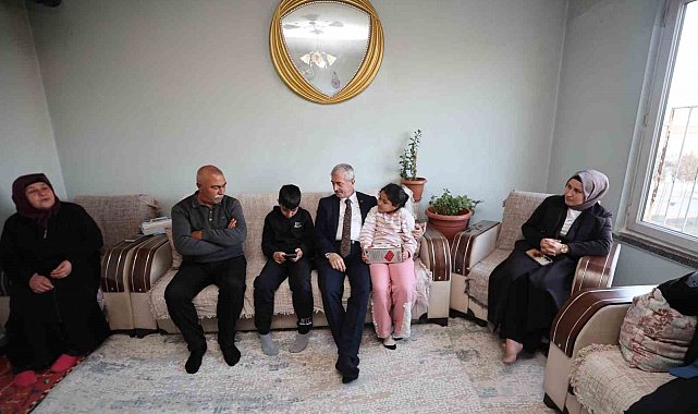 Tahmazoğlu, evlere misafir oluyor