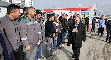 Talas'ta bayram coşkusu: Başkan Yalçın personelle kucaklaştı