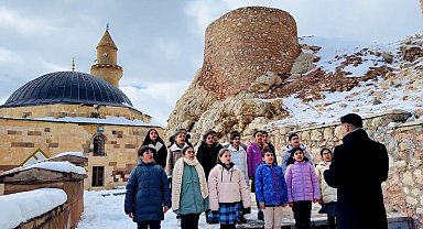 Tarihi İshak Paşa Sarayı ve Ağrı Dağı eteklerinde Ramazan ilahileri yankılandı
