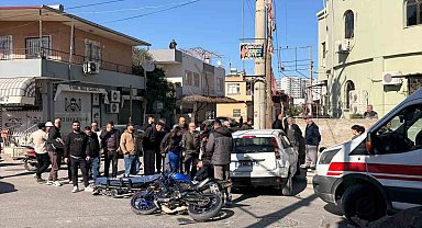 Tarsus'ta otomobil ile motosiklet çarpıştı: 2 yaralı
