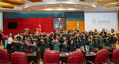 Tarsuslu minikler yerel yönetimleri yerinde öğrendi