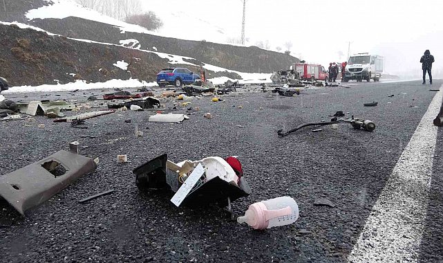 Tatvan'daki trafik kazasında ölü sayısı 3 oldu: Kazada ağır yaralanan 6 aylık bebek hastanede vefat etti
