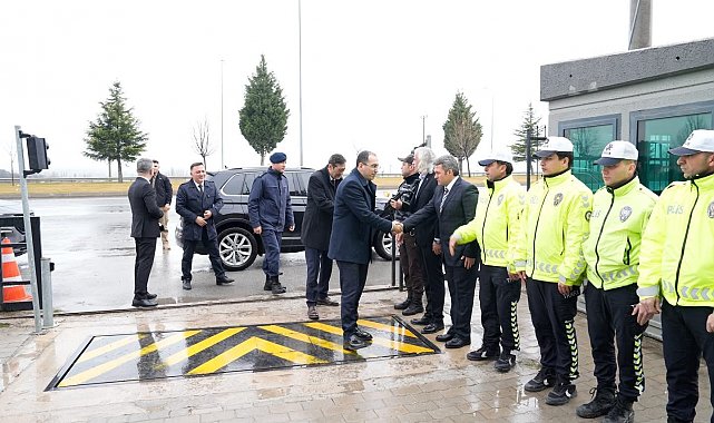 Tavşanlı'da bayramlaşmanın ardından güvenlik güçlerine ziyaret