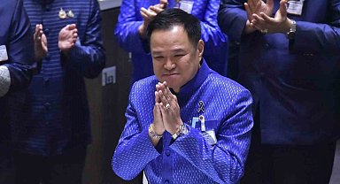 Tayland'da Anutin Charnvirakul yeniden başbakan seçildi