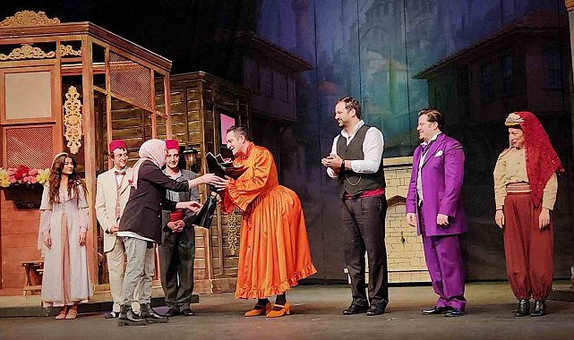 TDED Kadın Komisyonu, sahnede oyuncuların dünya tiyatro gününü kutladı