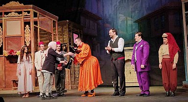 TDED Kadın Komisyonu, sahnede oyuncuların dünya tiyatro gününü kutladı