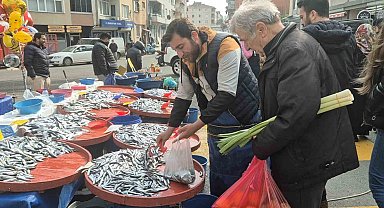 Tekirdağ'da hamsi 50 TL'ye düştü