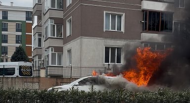 Tekirdağ'da korku dolu anlar: Otomobil bir anda alev topuna döndü