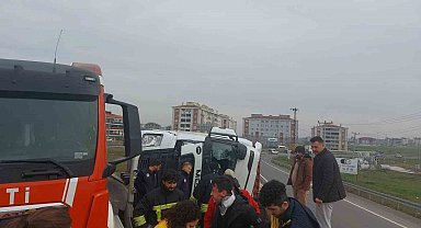 Tekirdağ'da virajı alamayan tır devrildi