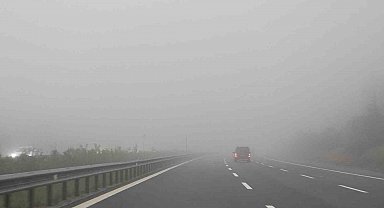 TEM Otoyolu Düzce geçişinde yoğun sis etkili oluyor