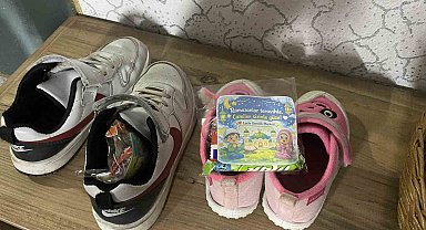 Teravih sonrası ayakkabılardan çıkan hediyeler çocukları sevindirdi
