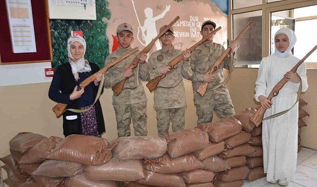 Tercan'da Çanakkale Zaferi'nin 111. yıl dönümü anıldı
