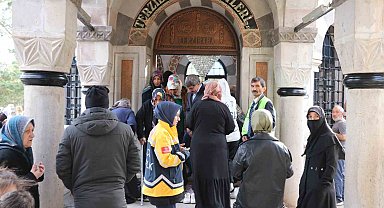 Terzibaba Mezarlığı'nda arife günü yoğunluğu