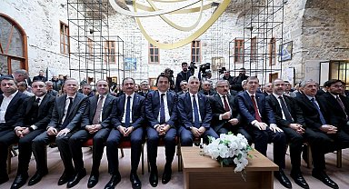 Ticaret Bakanı Bolat: "Barış yanlısı, dünyada oyun kuruculuğu ve barış tesis etmekle uğraşan Türkiye bir yıldız gibi parlıyor"