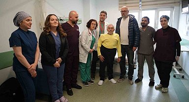 Tıpta nadir vaka: Eğri göğüs kafesi ve skolyoza rağmen kalbi saatlerce durdurularak hayata döndürüldü