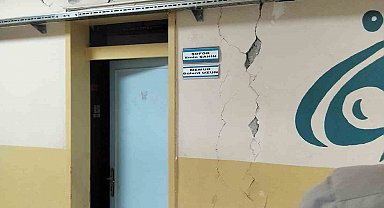 Tokat'ta 5,5 büyüklüğündeki deprem okul duvarlarını çatlattı