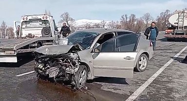 Tokat'ta iki otomobil kafa kafaya çarpıştı: 4 yaralı