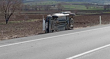 Tokat'ta kaza yapan otomobil devrildi: 3 yaralı