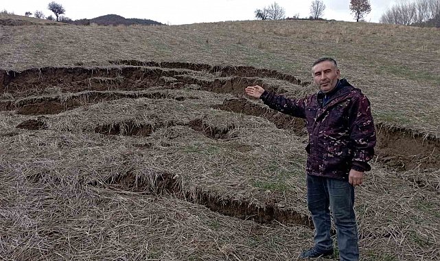 Tokat'ta yağış sonrası heyelan tarlayı kullanılamaz hale getirdi