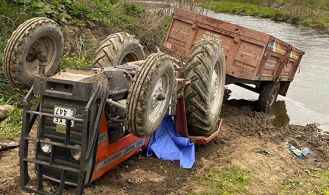 Toprak yolda devrilen traktörün altında kalan sürücü hayatını kaybetti
