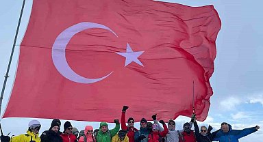 Trabzon'un en yüksek tepesindeki Türk bayrağı yenilendi