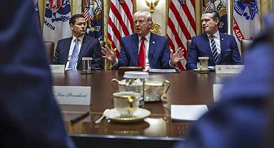 Trump: "İran, benimle anlaşma yapmak için yalvarıyor"