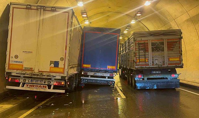 Tünelde iki tır çarpıştı: 1 yaralı