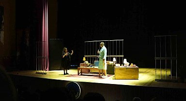 Turgutlu'da 'Aşk-ı Müebbet' oyununa büyük ilgi