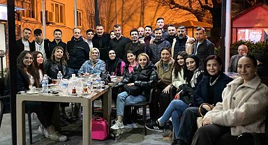 Turgutlu'da kuaförlerden huzurevinde anlamlı hizmet