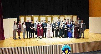 Turgutlu'da tiyatroya ve çocuk festivaline yoğun ilgi