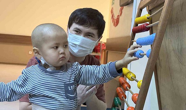 Türk kadın hekimin karaciğer nakliyle 3 yaşındaki Nuryiğit hayata tutundu