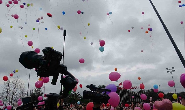 Tuzla'da balonlar kanseri yenen Almira için gökyüzüne uçtu