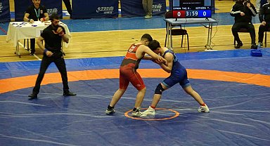 U15 Güreş Grup Müsabakaları Van'da başladı