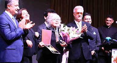 Uluslararası Tiyatro Festivali'nde, "Yaşam Boyu Başarı Ödülü" sahibini buldu