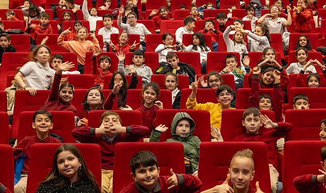 Ümraniye'de kültür sanat sezonu çocukların neşesiyle renkleniyor