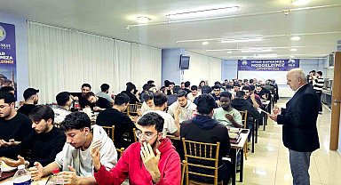 Üniversite öğrencileri iftar sofrasında buluşuyor