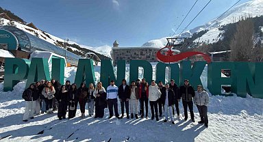 Üniversiteli gençler Erzurum'u gezdi
