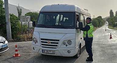 Uşak'ta polis ve jandarmadan okul çevreleri ve servislere sıkı denetim