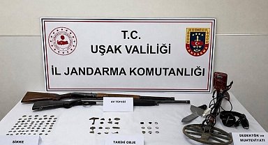 Uşak'ta tarihi eser kaçakçıları 63 sikkeyle yakalandı