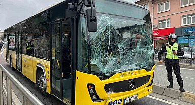 Üsküdar'da iki İETT otobüsü çarpıştı